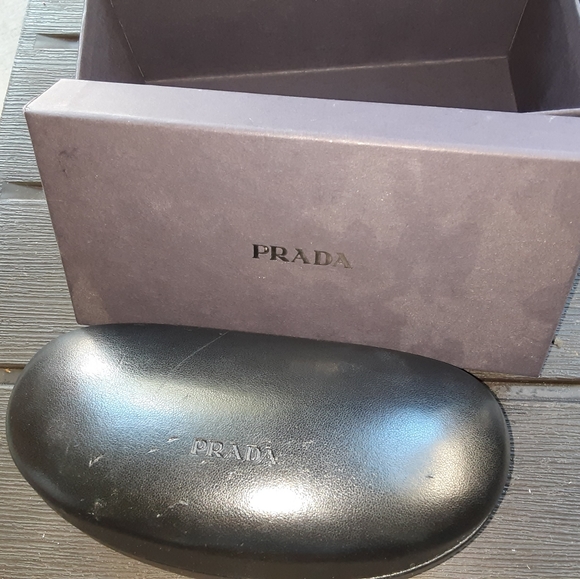NEW SUNGLASSES BY PRADA - Picture 3 of 4